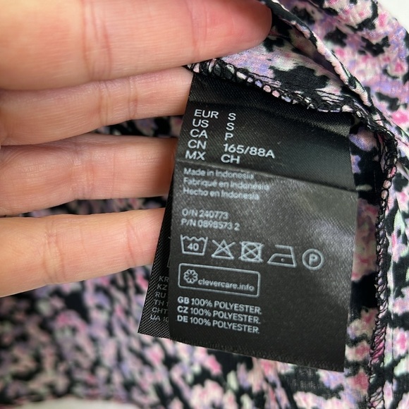 H&M - Black And Purple Floral Puff Ling Sleeve 2 Button Closure Blouse Small - Picture 12 of 14